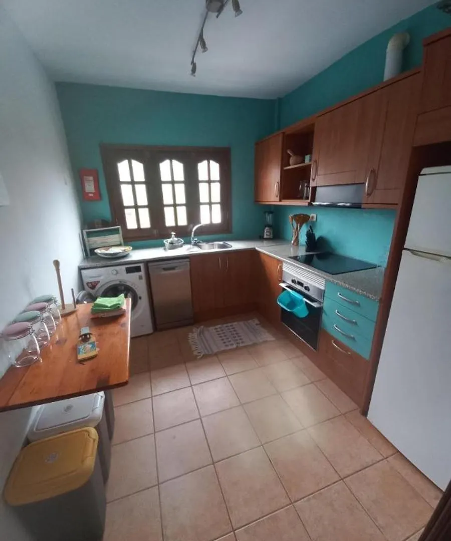Lajares Villa-Sleeps 6-Free Parking-Playground
